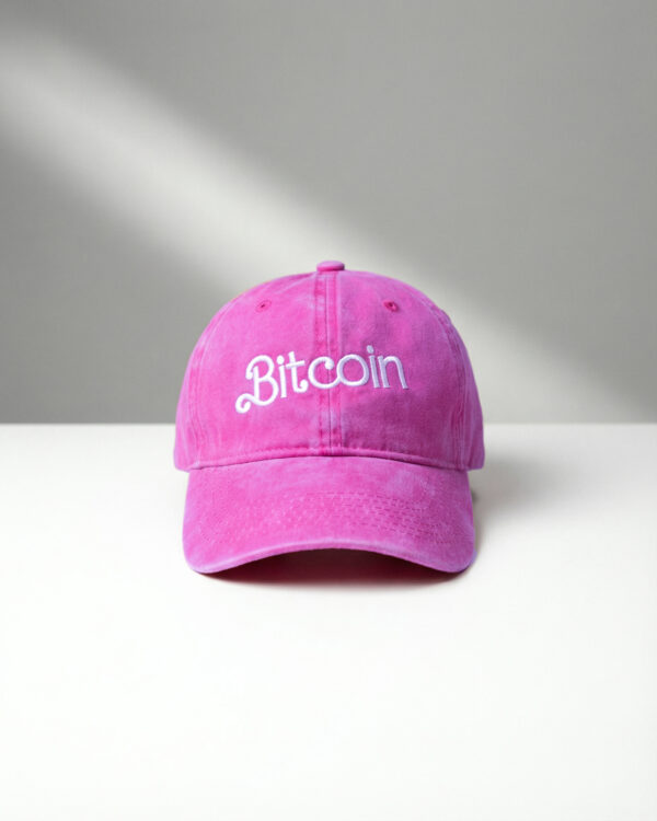 Gorra bitcoin mujeres barbie nakamoto fucsia vista frontal producto plano - Bitnaria