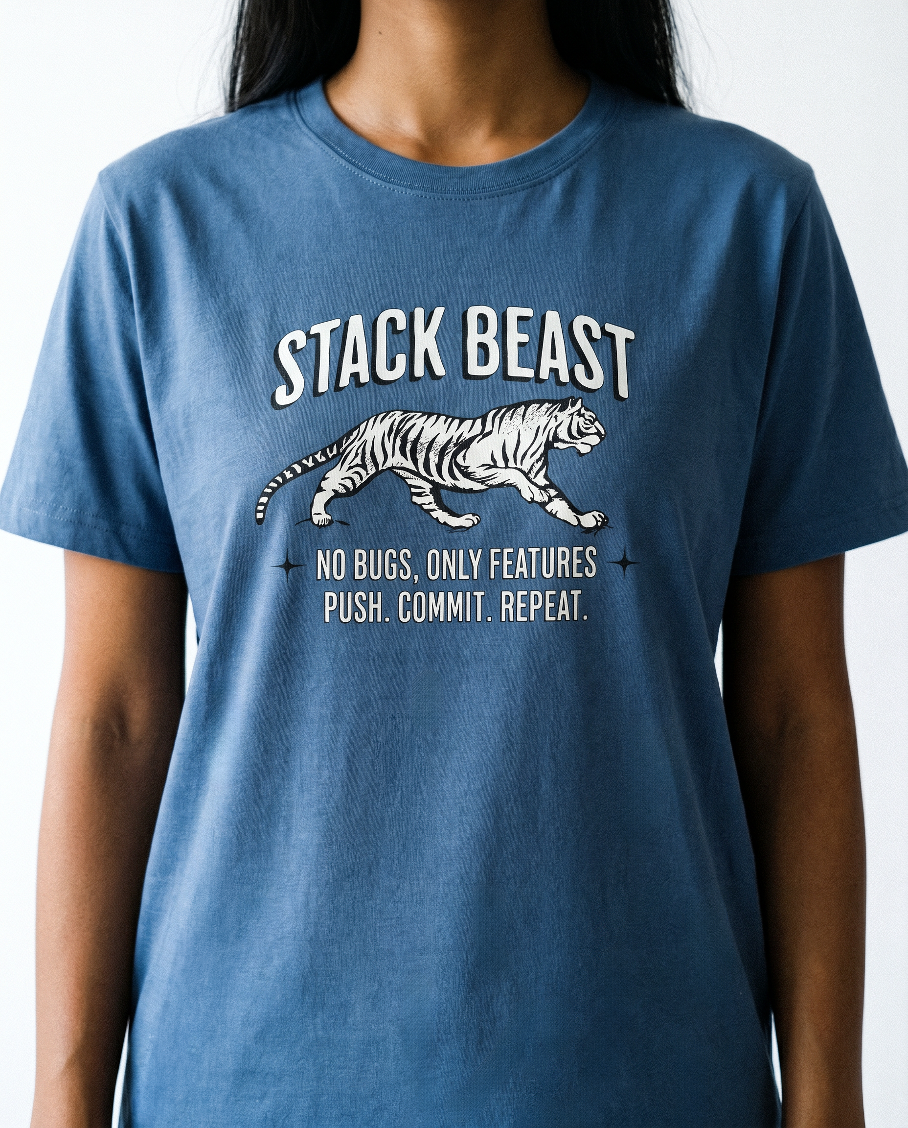 Remera Básica cripto The Stack Beast azul con diseño tigre - Bitnaria