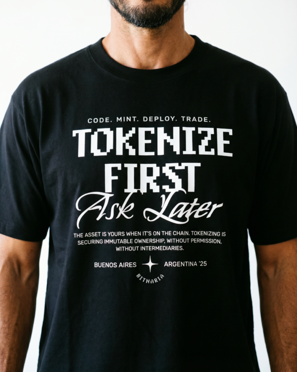 Remera Oversize cripto Tokenize First negra - Bitnaria